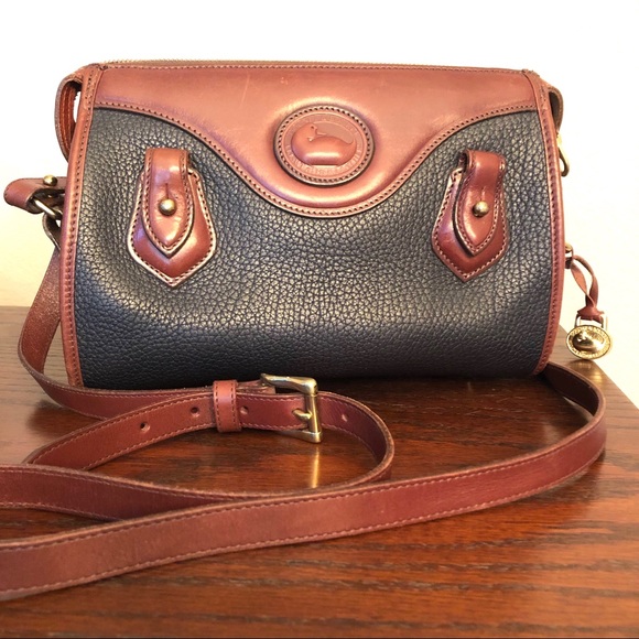Dooney & Bourke Handbags - Dooney & Bourke Vintage Purse